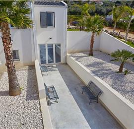 5 bedroom villa with infinity pool, Castellammare del Golfo, sleeps 9